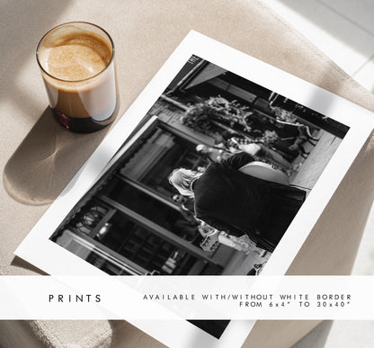 Street Performer Black and White Photography Print - Hampshire Photography Prints - Wall Art -  Frame and Canvas Options - Landscape  - UK